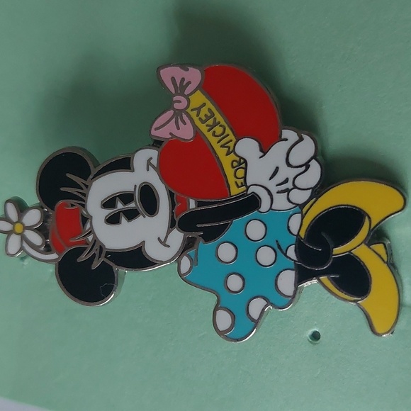Disney | Jewelry | Disney Minnie Mouse Pin | Poshmark